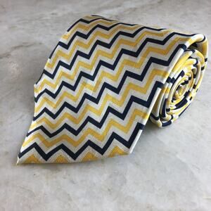 TONGUE-TIED SILK TIE